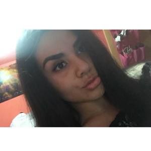 Meet your Posher, Beatriz